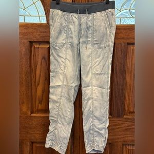 White House Black Market Tapered Ankle Pants Size 4